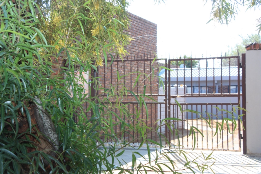 2 Bedroom Property for Sale in Pellissier Free State
